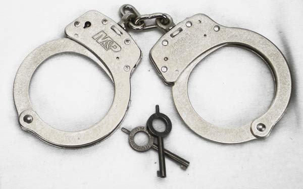 Smith and Wesson M&P Model 100 Lever Lock Handcuffs