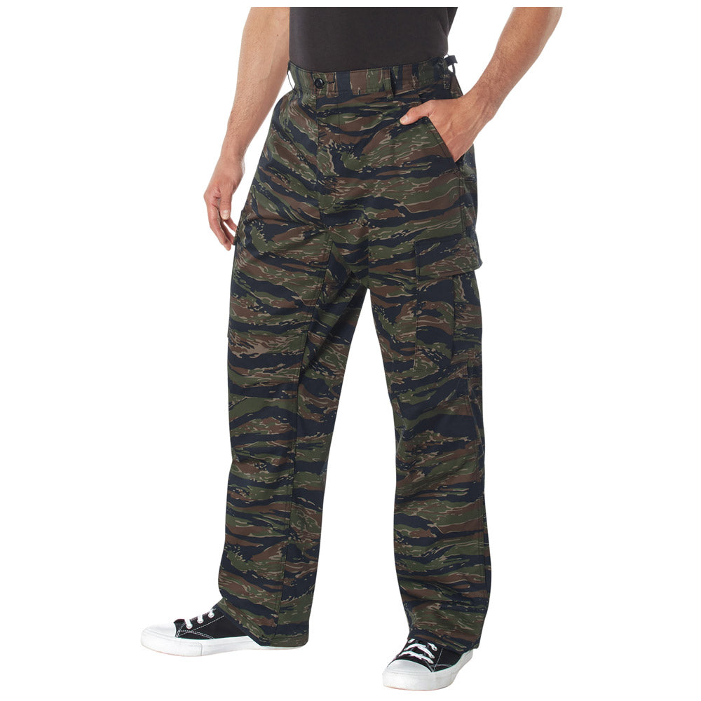 Relaxed Fit Camouflage Zipper Fly Military Cargo Pant